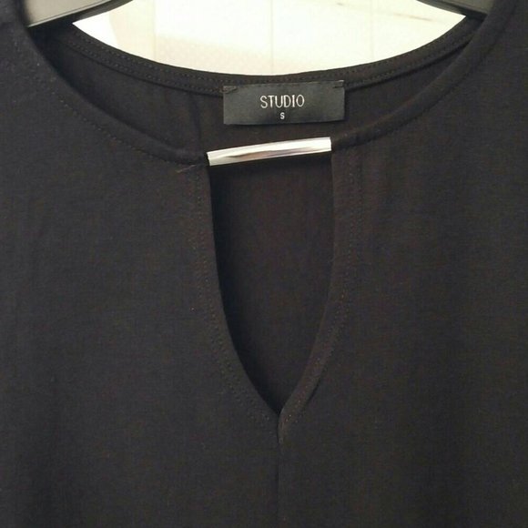 NEW Black Long-Sleeve Softly-Draped Knit Top, Keyhole Neck, Small - Picture 5 of 5